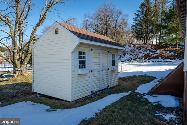 321 S CHESTNUT ST, Summit Hill, PA 18250