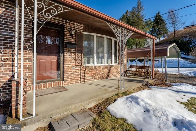 321 S CHESTNUT ST, Summit Hill, PA 18250