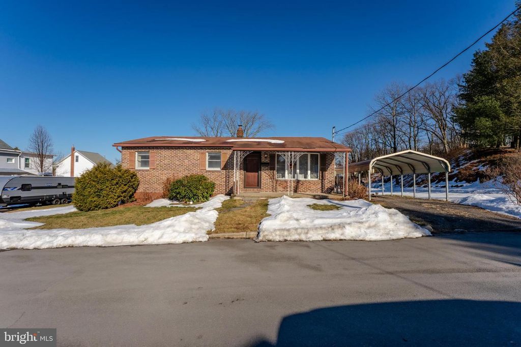 321 S CHESTNUT ST, Summit Hill, PA 18250