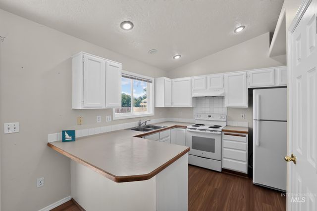 1389 E Tourmaline St, Meridian, ID 83646