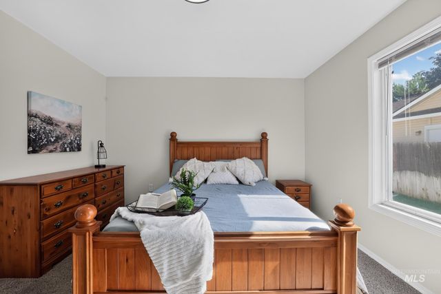 1389 E Tourmaline St, Meridian, ID 83646