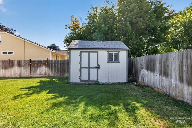 1389 E Tourmaline St, Meridian, ID 83646