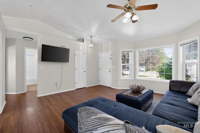 1389 E Tourmaline St, Meridian, ID 83646