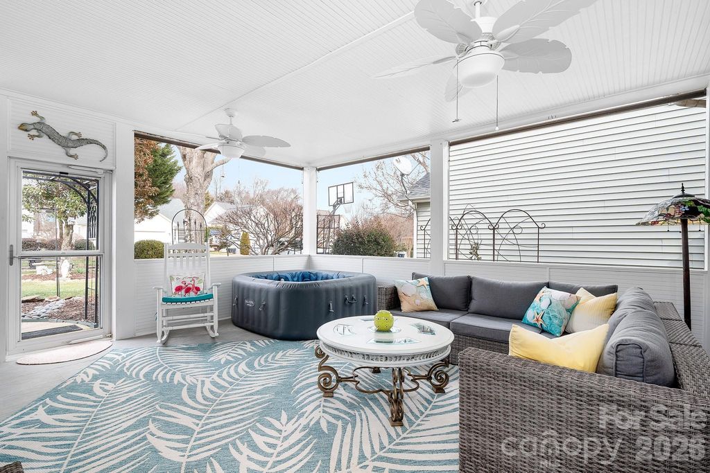 15618 Seafield Lane, Huntersville, NC 28078