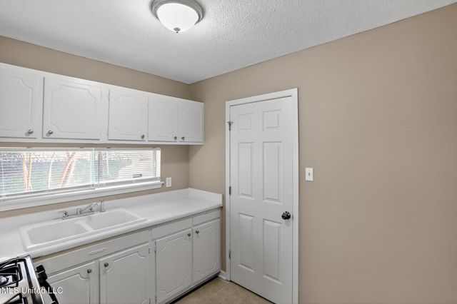 2446 Overbrook Drive, Jackson, MS 39213