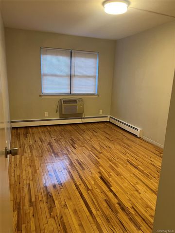 6106 233rd Street 15, Oakland Gardens, NY 11364