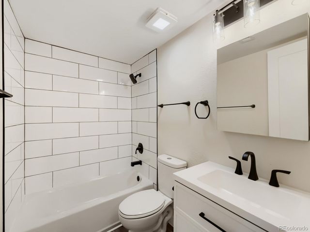 384 S Ironton Street 401, Aurora, CO 80012