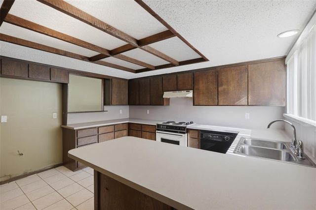 10337 Kendal Avenue, Yukon, OK 73099