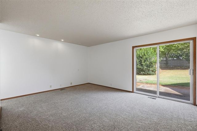 10337 Kendal Avenue, Yukon, OK 73099