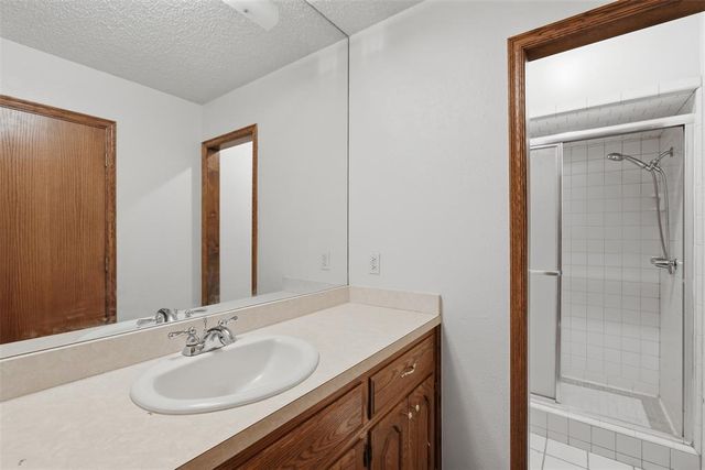 10337 Kendal Avenue, Yukon, OK 73099
