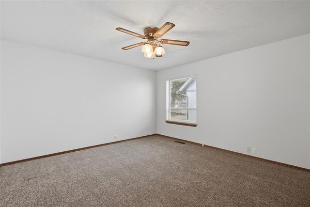 10337 Kendal Avenue, Yukon, OK 73099