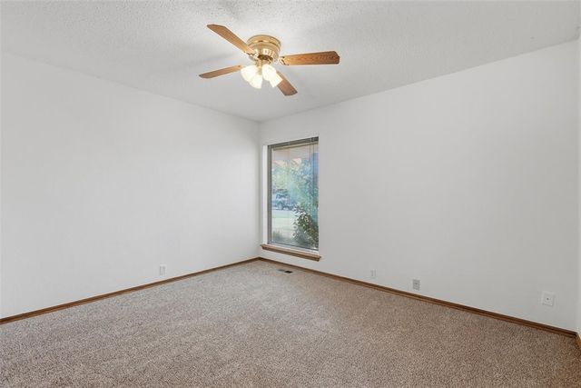 10337 Kendal Avenue, Yukon, OK 73099