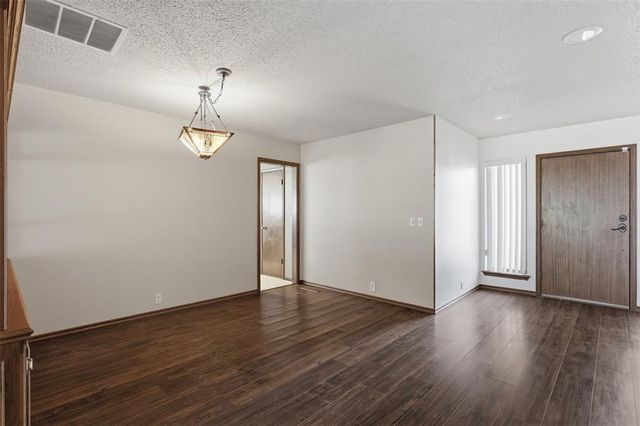 10337 Kendal Avenue, Yukon, OK 73099