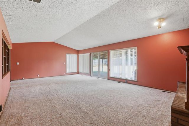 10337 Kendal Avenue, Yukon, OK 73099