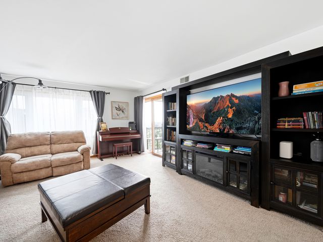 8580 W Foster Avenue 706, Norridge, IL 60706