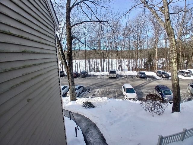 24 Thayer Pond Dr 17, Oxford, MA 01537