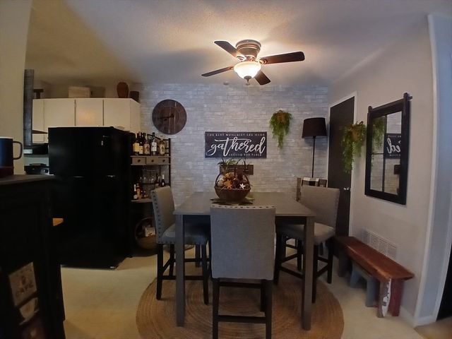 24 Thayer Pond Dr 17, Oxford, MA 01537