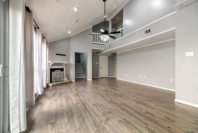 9041 Alder Dr, Baton Rouge, LA 70817