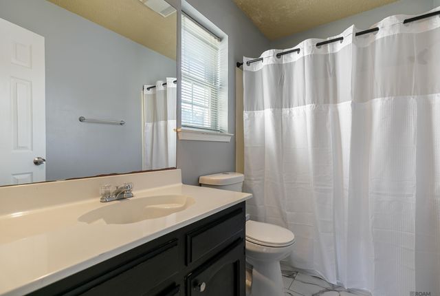 9041 Alder Dr, Baton Rouge, LA 70817