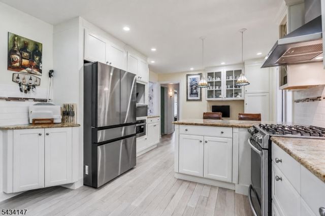 33 Brooksyde Ave, Ringwood Boro, NJ 07456