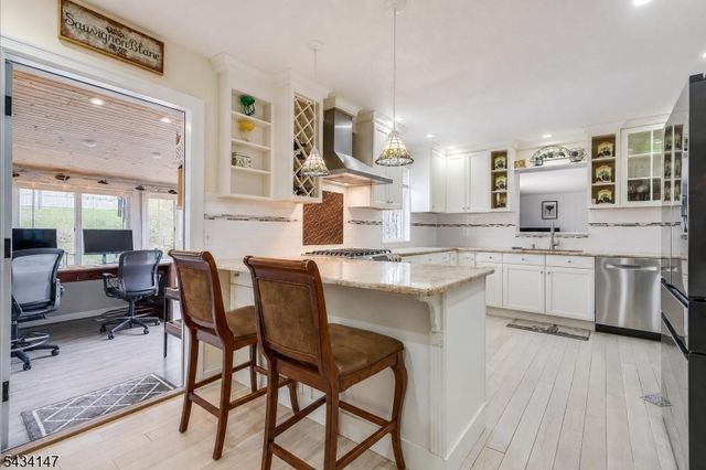 33 Brooksyde Ave, Ringwood Boro, NJ 07456