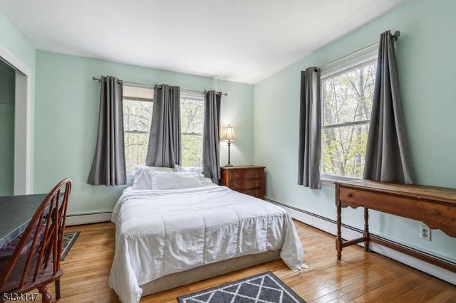 33 Brooksyde Ave, Ringwood Boro, NJ 07456