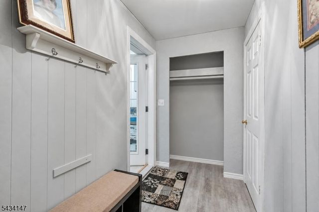 33 Brooksyde Ave, Ringwood Boro, NJ 07456