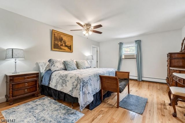 33 Brooksyde Ave, Ringwood Boro, NJ 07456