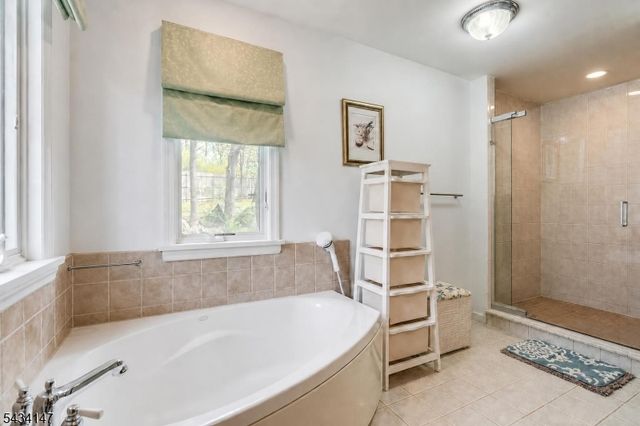 33 Brooksyde Ave, Ringwood Boro, NJ 07456