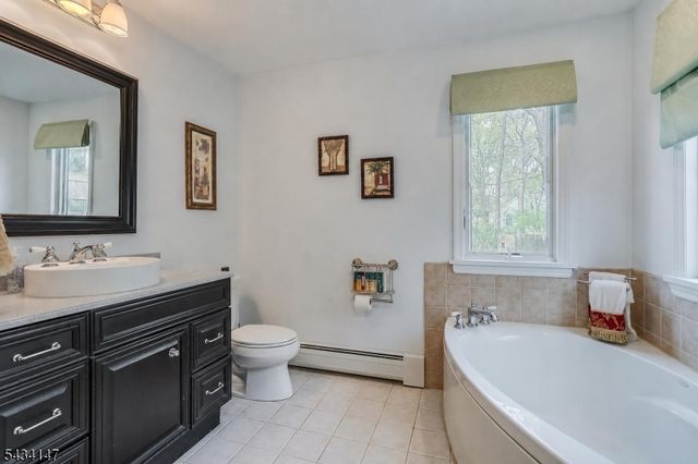 33 Brooksyde Ave, Ringwood Boro, NJ 07456