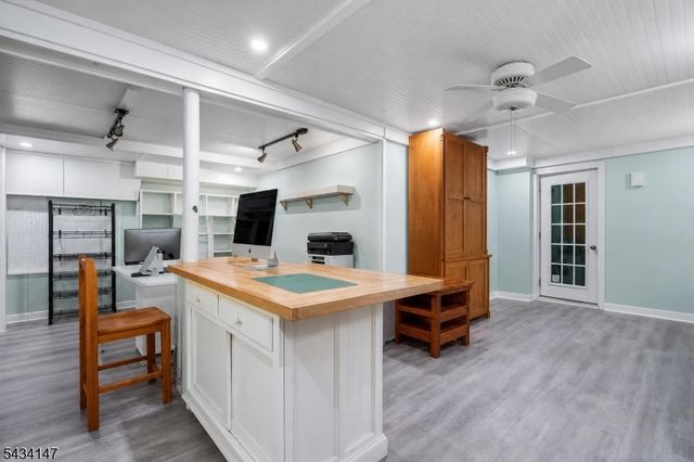 33 Brooksyde Ave, Ringwood Boro, NJ 07456