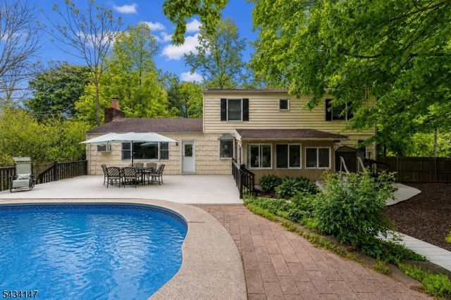 33 Brooksyde Ave, Ringwood Boro, NJ 07456