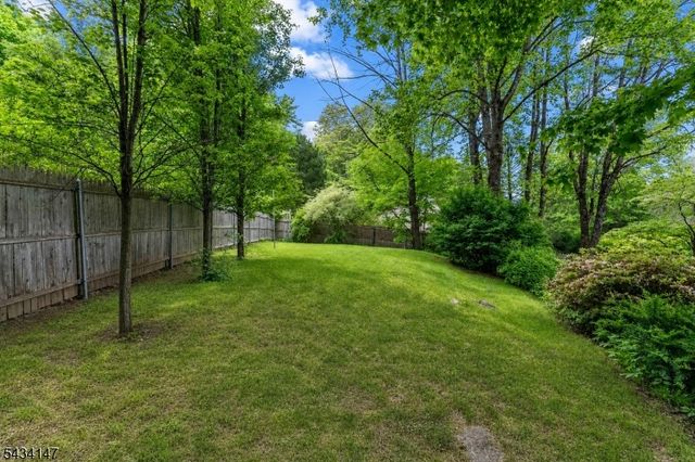 33 Brooksyde Ave, Ringwood Boro, NJ 07456