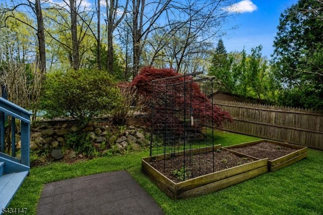 33 Brooksyde Ave, Ringwood Boro, NJ 07456