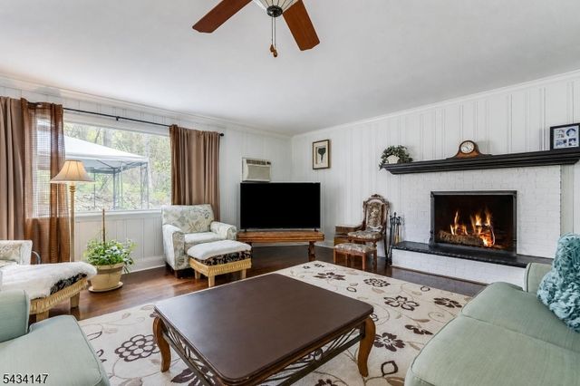 33 Brooksyde Ave, Ringwood Boro, NJ 07456