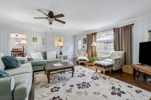 33 Brooksyde Ave, Ringwood Boro, NJ 07456