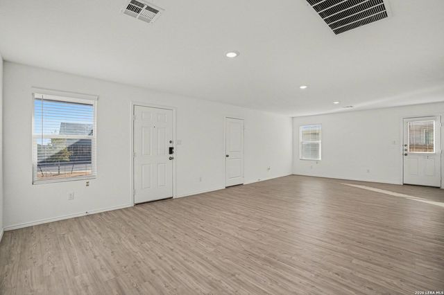 6819 Chicken, San Antonio, TX 78252