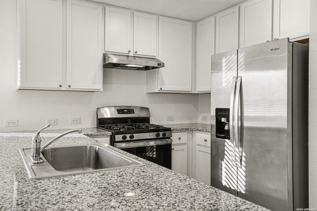 6819 Chicken, San Antonio, TX 78252