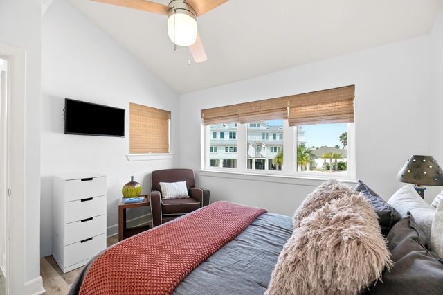 38 Mazatlan Drive 11, Rockport, TX 78382