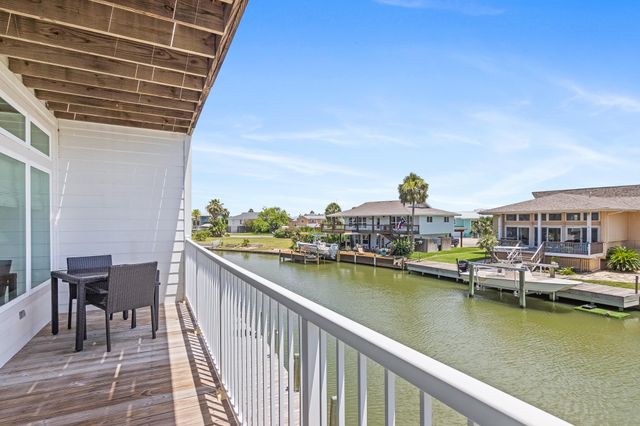 38 Mazatlan Drive 11, Rockport, TX 78382