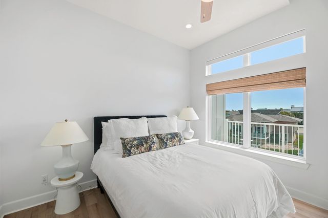 38 Mazatlan Drive 11, Rockport, TX 78382