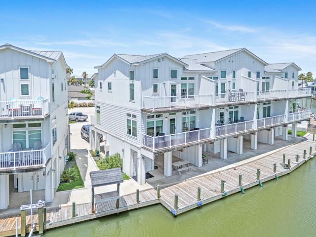 38 Mazatlan Drive 11, Rockport, TX 78382