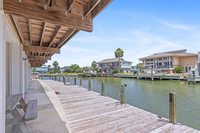 38 Mazatlan Drive 11, Rockport, TX 78382