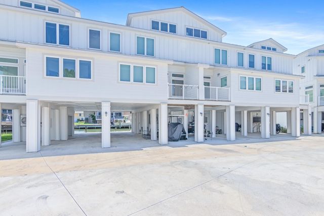 38 Mazatlan Drive 11, Rockport, TX 78382