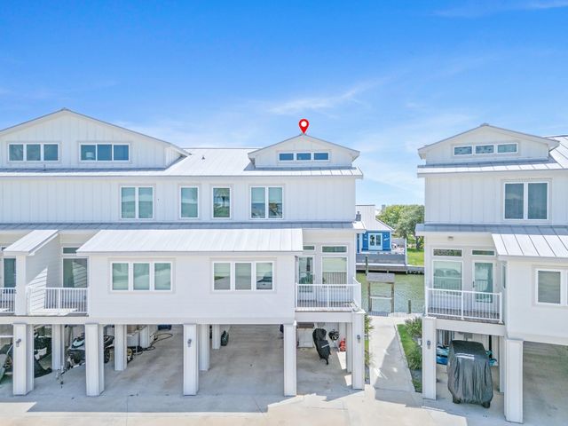 38 Mazatlan Drive 11, Rockport, TX 78382