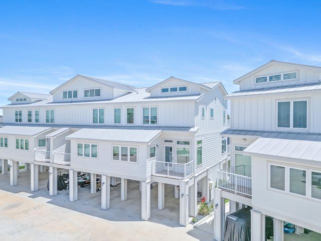 38 Mazatlan Drive 11, Rockport, TX 78382