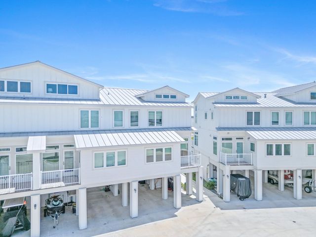 38 Mazatlan Drive 11, Rockport, TX 78382