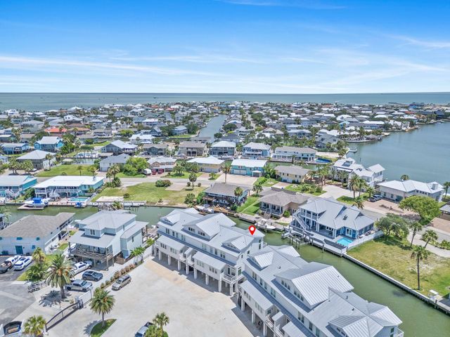 38 Mazatlan Drive 11, Rockport, TX 78382