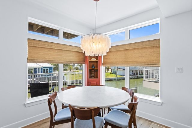 38 Mazatlan Drive 11, Rockport, TX 78382