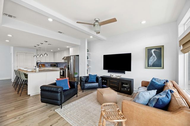 38 Mazatlan Drive 11, Rockport, TX 78382